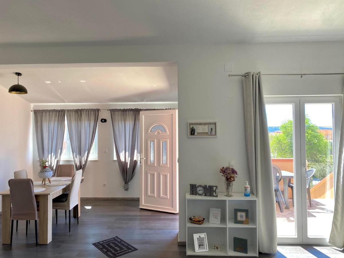 Apartman Ritta Biograd Na Moru Exteriör bild