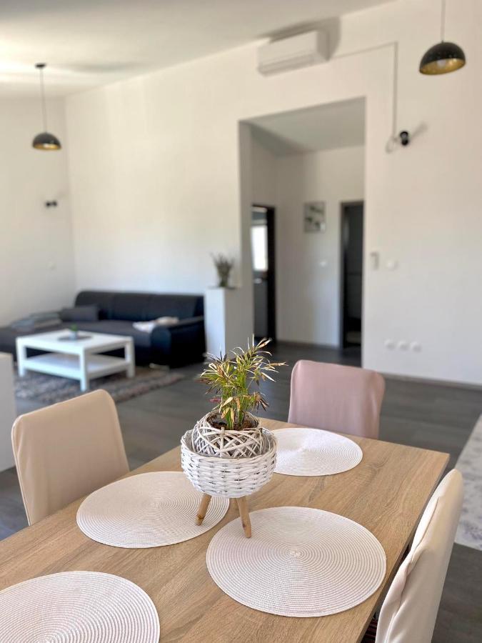 Apartman Ritta Biograd Na Moru Exteriör bild