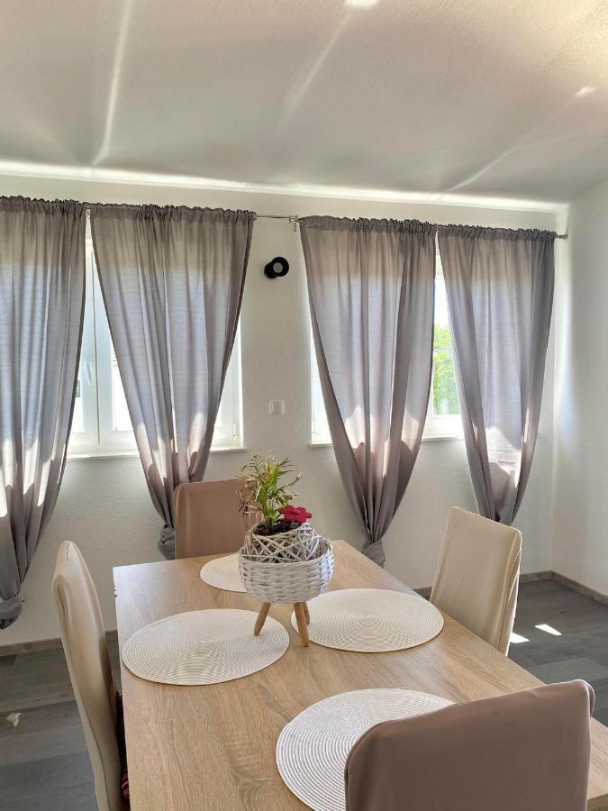 Apartman Ritta Biograd Na Moru Exteriör bild