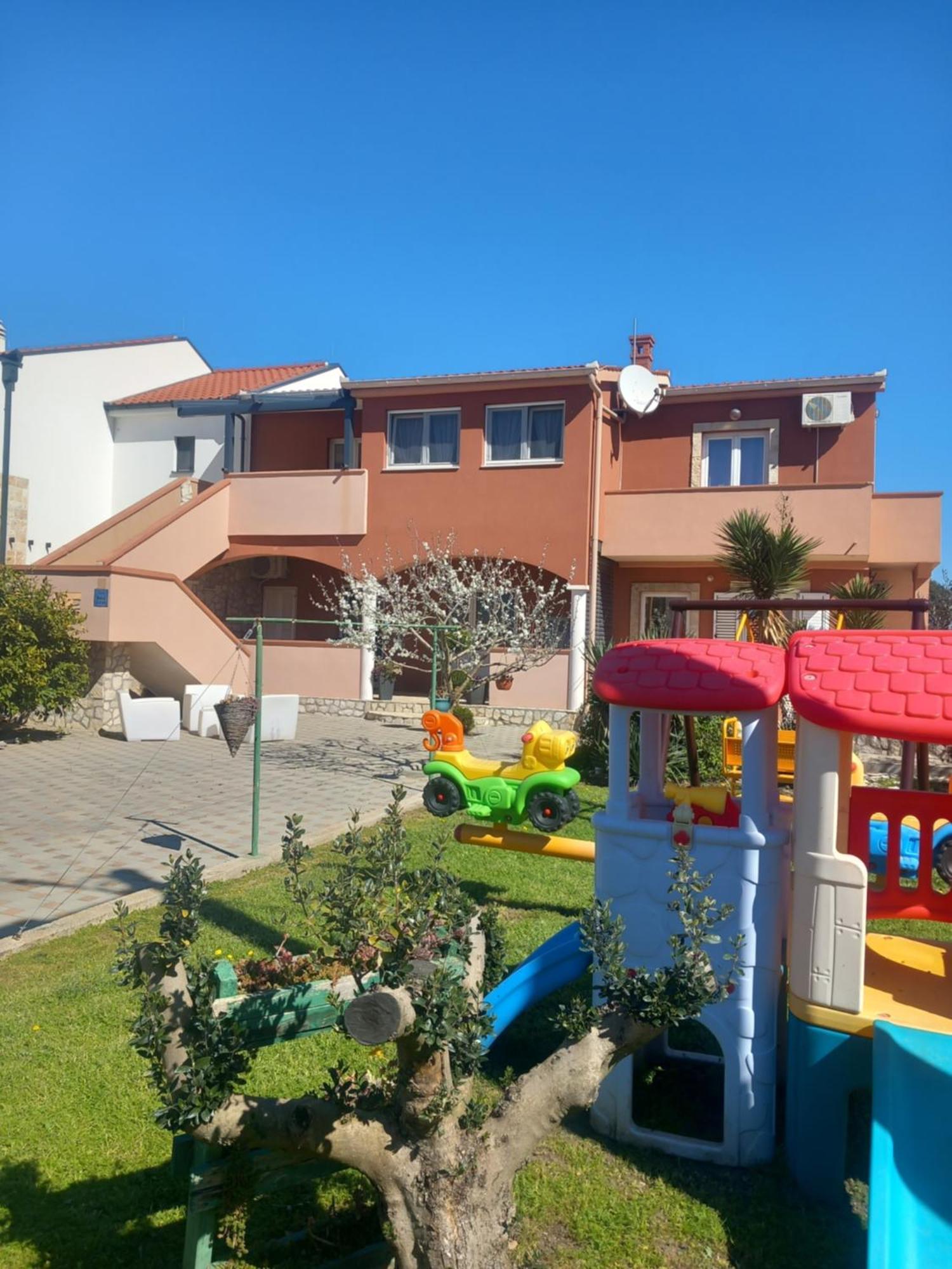 Apartman Ritta Biograd Na Moru Exteriör bild